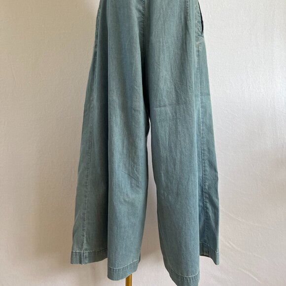 Juicy Couture Black Label Wide-Leg Crop Jeans – Luxe, Dramatic, & Effortless! - Picture 8 of 10